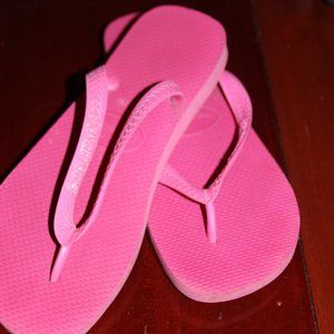 Women Pink Havaianas flip flops